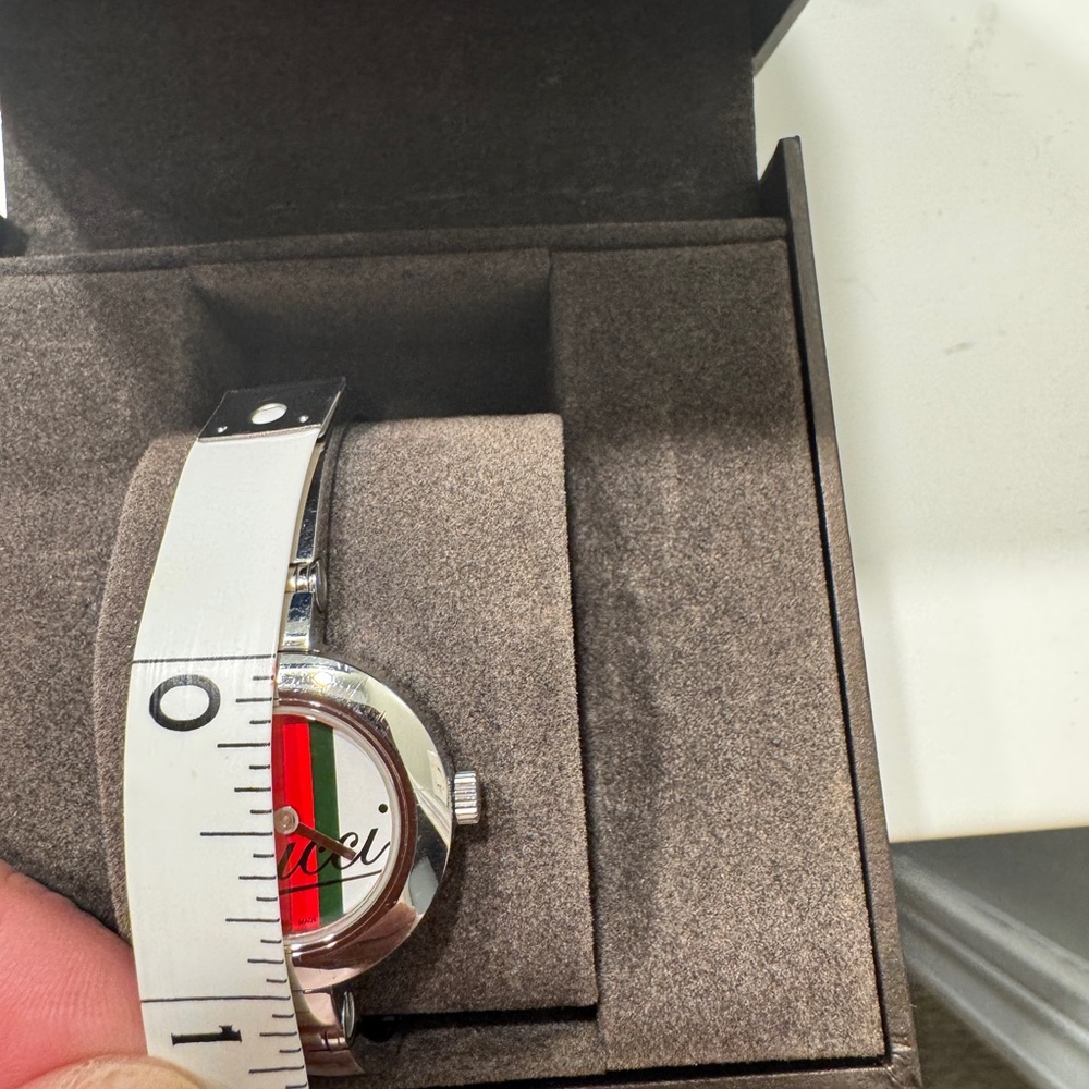 Gucci Silver Timepiece with Red and Green Accents - Picture 8 of 8
